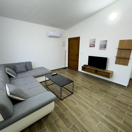Adla Apartmani Ulcinj Exterior photo