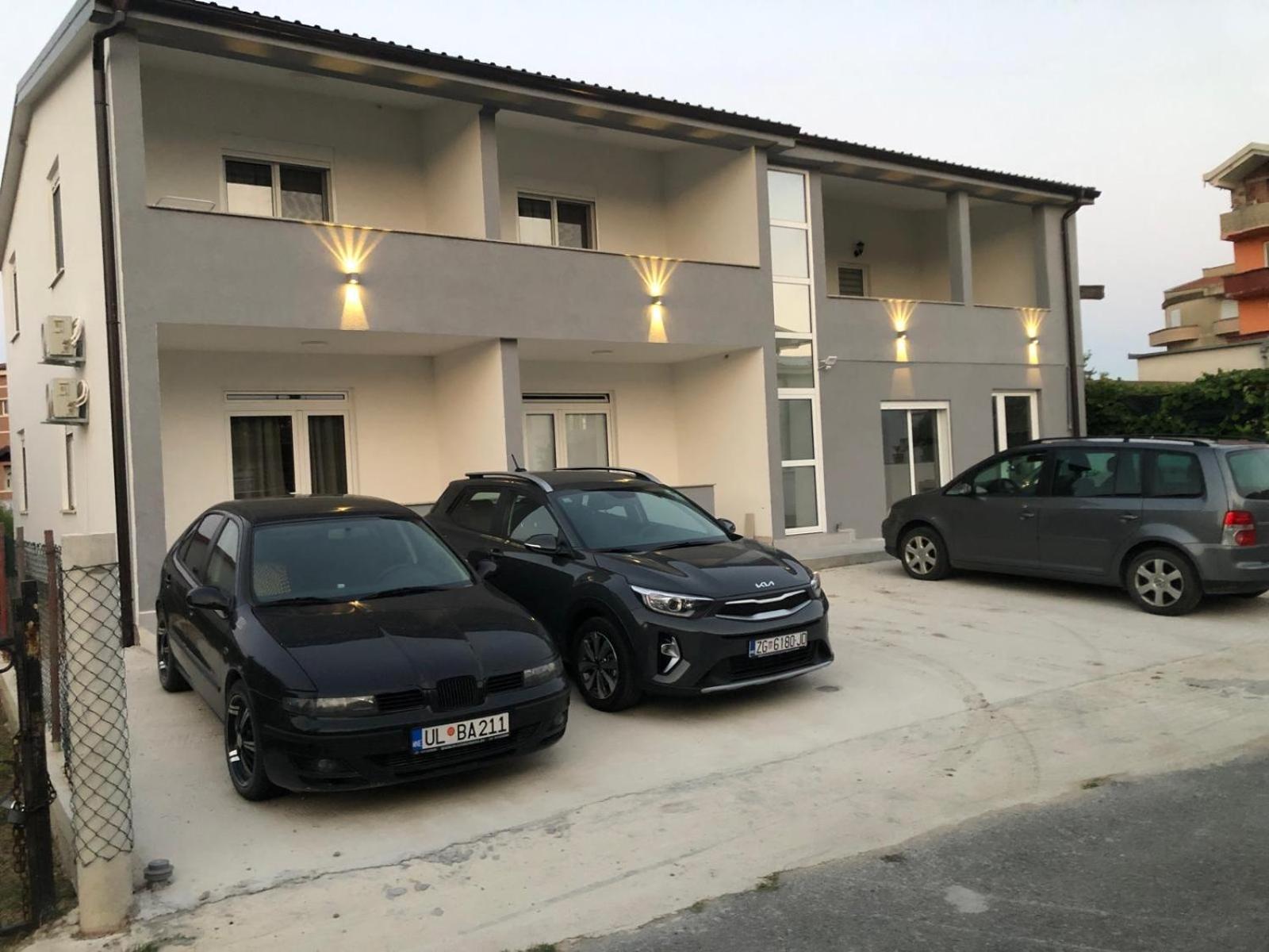 Adla Apartmani Ulcinj Exterior photo
